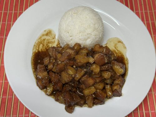 Vepřové adobo s ananasem – Adobong Baboy sa Pinya