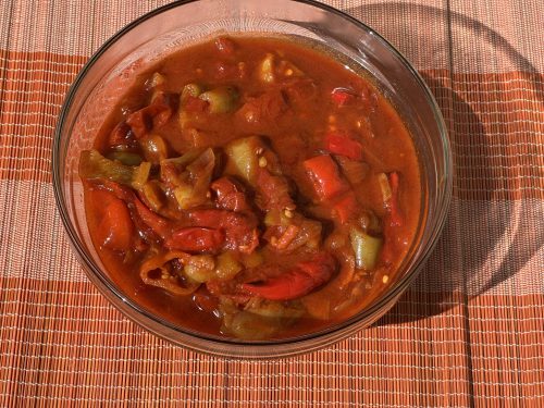 Tradiční maďarské lecsó (čti lečo)