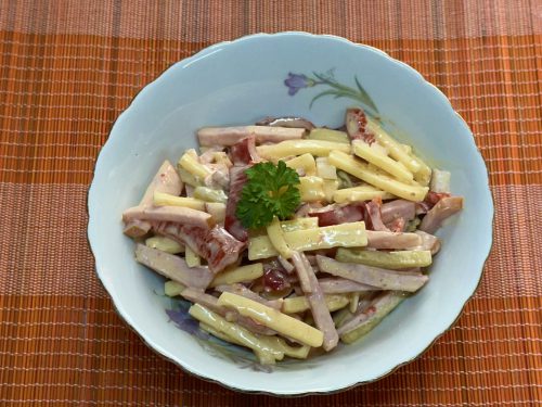 Pikantní sýrový salát