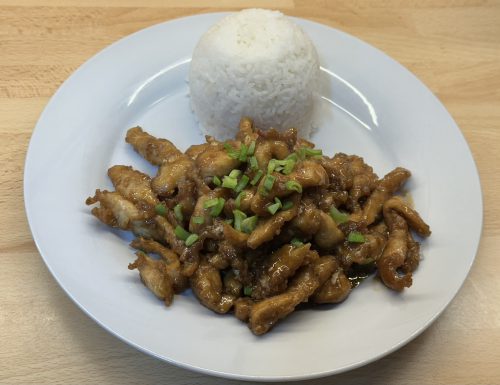 Křupavé kuře s česnekovou omáčkou – 特色蒜香鸡 (Tèsè suānxiāng jī)