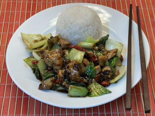 Kuře s bok choy (雞肉炒青江菜) – jīròu chǎo qīngjiāngcài