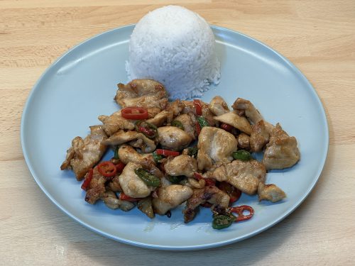 Pikantní kuřecí prsa s chilli a rybí omáčkou – Spicy stir-fried chicken breast