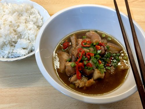 Vietnamské karamelové vepřové – Thịt kho nước dừa