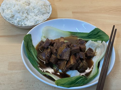 Čínský dušený vepřový bůček – hóng shāo wǔ huā ròu – 红烧五花肉