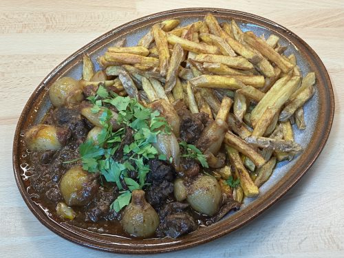 Hovězí stifado – Moscharaki stifado – Μοσχαράκι στιφάδο