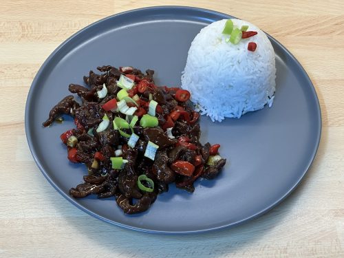 Křupavé hovězí nudličky na čínský způsob – Crispy Chinese-Style Shredded Beef